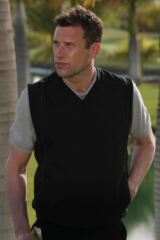 Glenmuir Knox Storm Bloc Sleeveless V Neck Winshirt