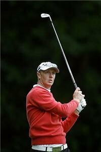 Bold golf clothing was combined with a neurtal jumper by Andersson Hed recently