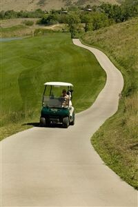 Golf clothing could help golfers play better, it has been said.
