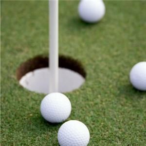 Golf fashion insider explores growing 'souvenir' trend