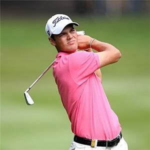 Does Martin Kaymer wear golf apparel to Bayern Munich matches?