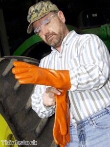 Prize offered for 'redneck' golf apparel