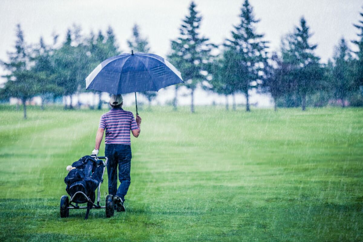 5 ways to beat the showers on the golf course