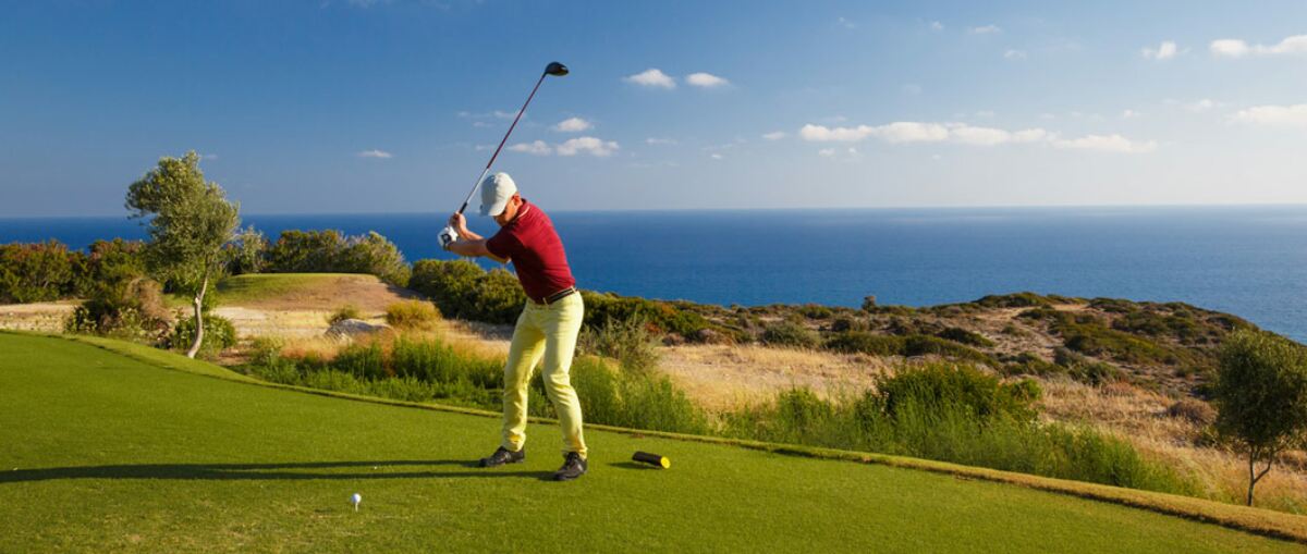 Top tips for flying with golf clubs