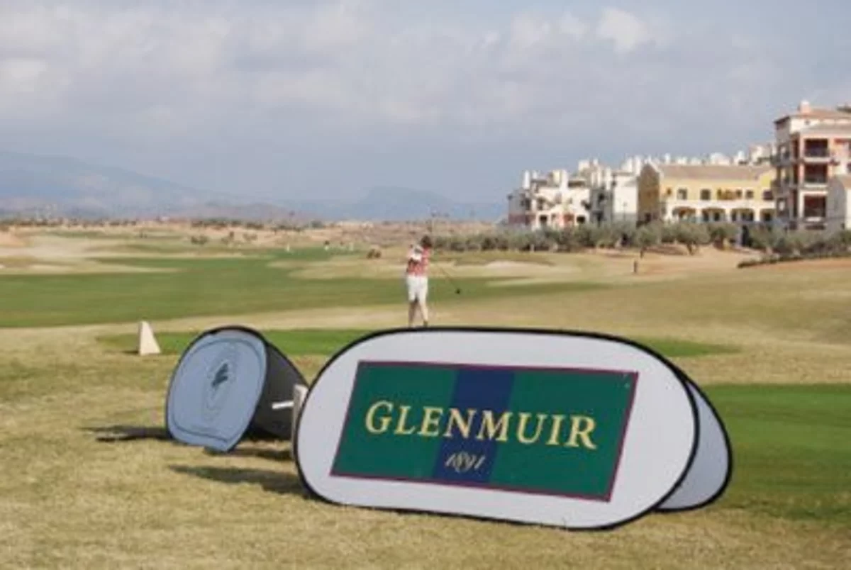 Glenmuir right behind the festival girls