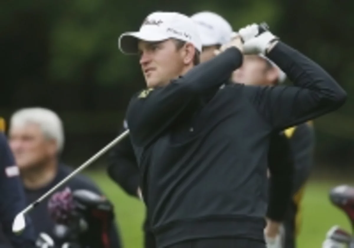 Pair share Johnnie Walker lead