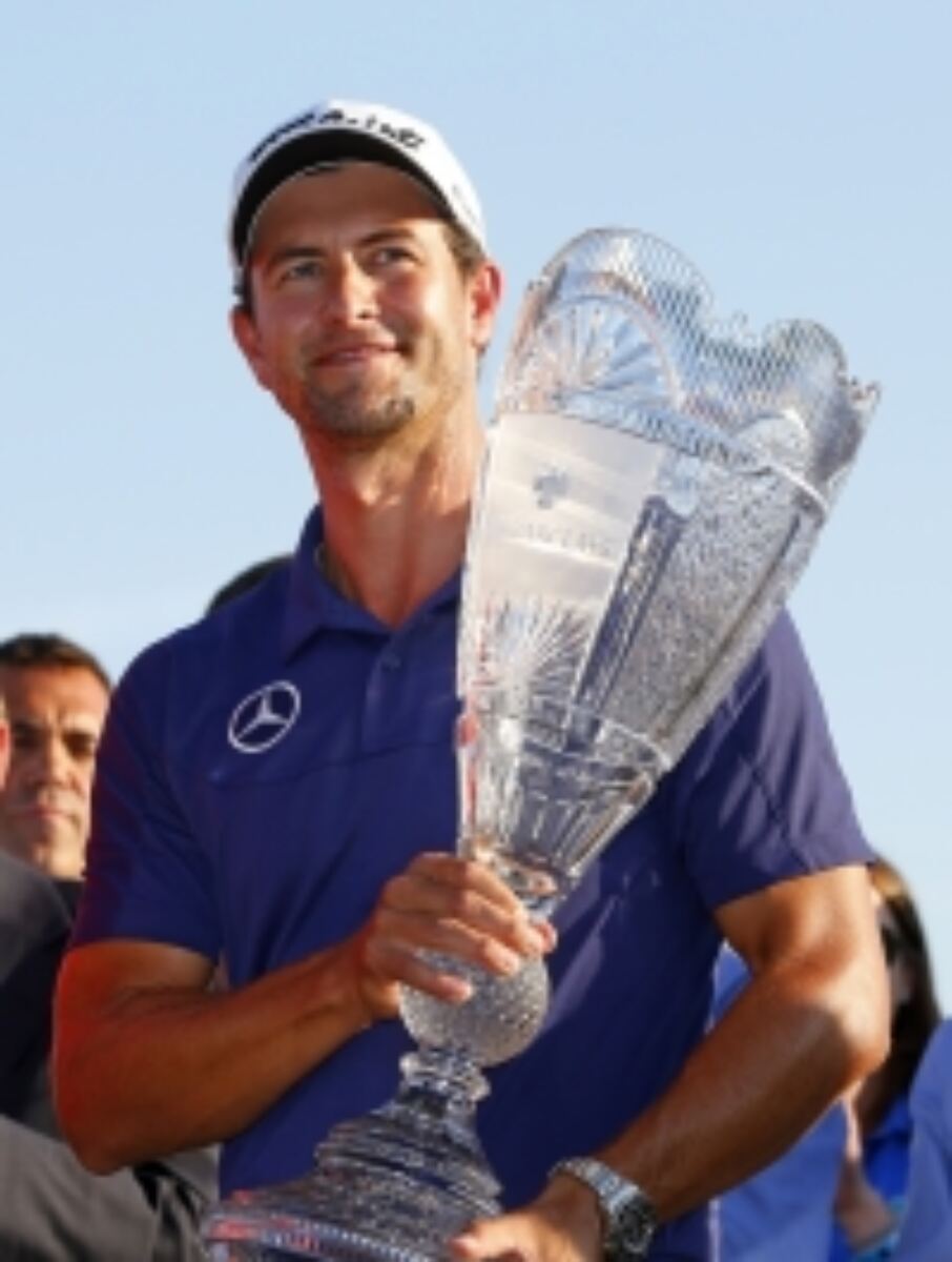 Scott storms to Barclays title
