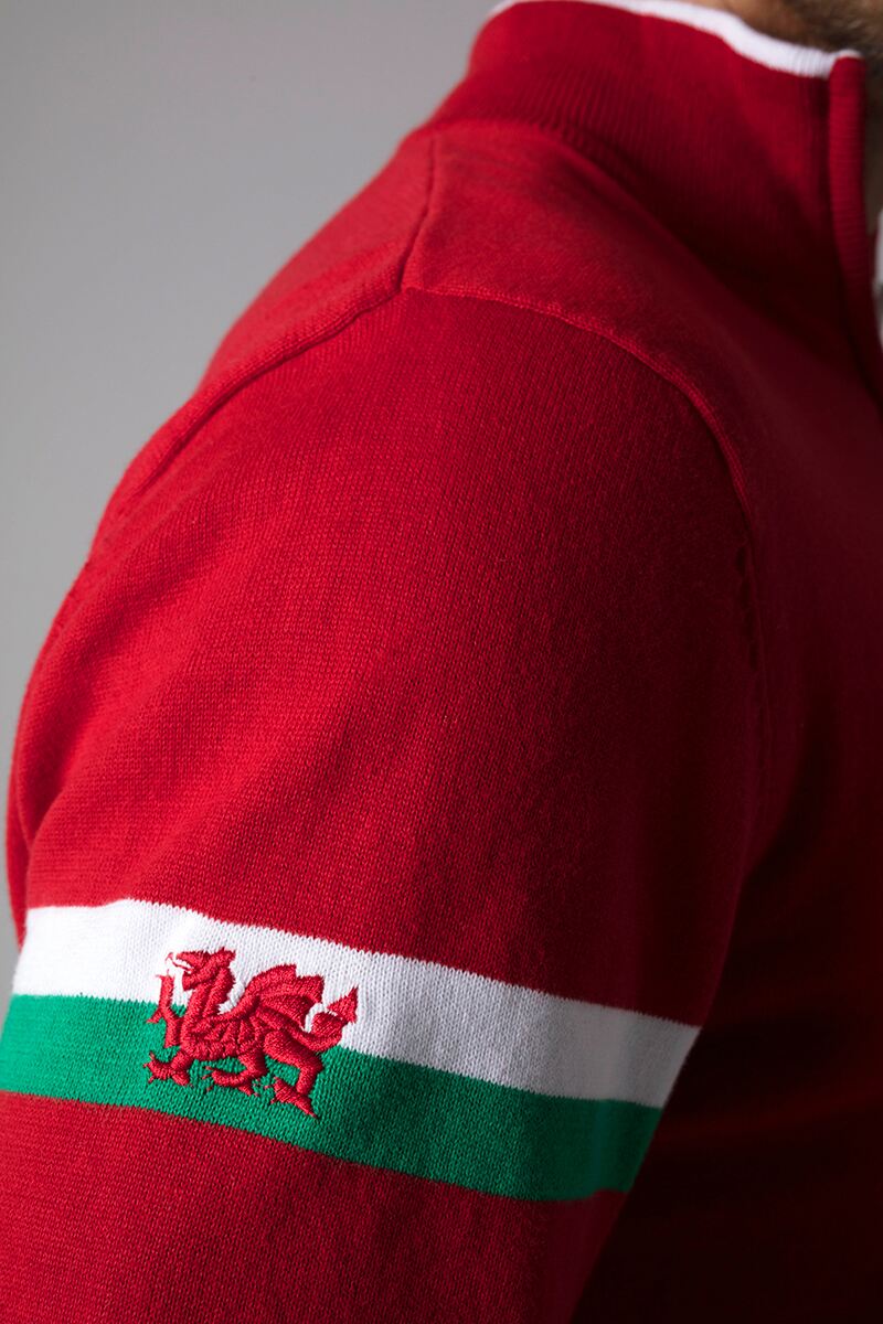 Official Ryder Cup 2025 Mens Welsh Flag Cotton Dragon Golf Jumper