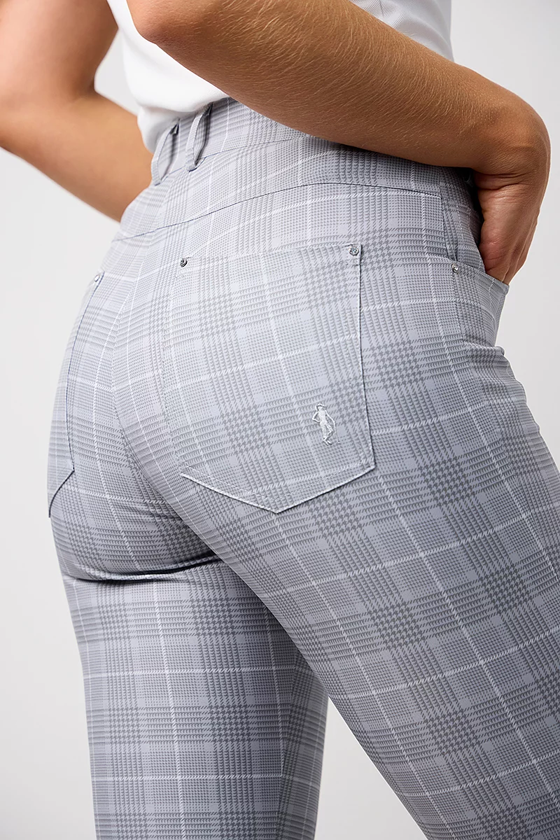 Ladies Lightweight Stretch Performance Golf Pedal Pushers Ladies Lightweight Stretch Performance Golf Pedal Pushers