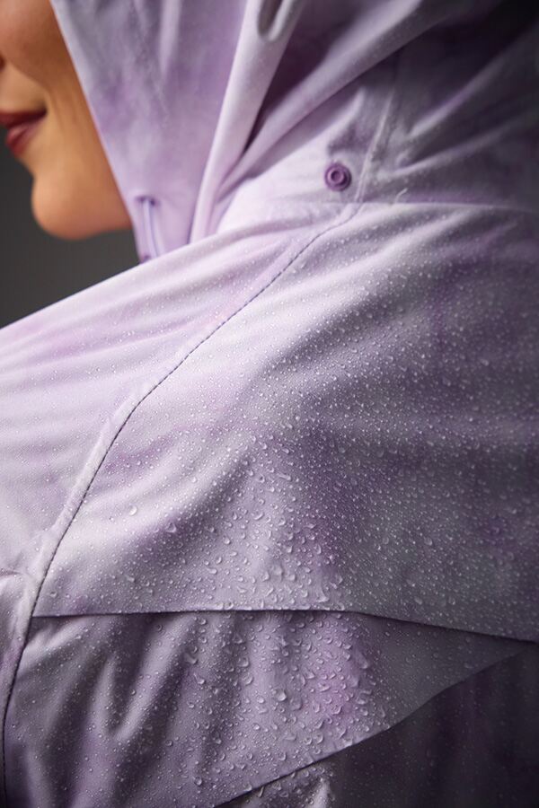 Best Lightweight Golf Jackets for Summer Rounds
