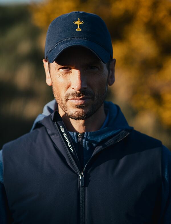 Can you wear a hoodie for golf?