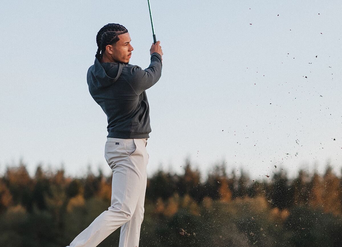 Can you wear a hoodie for golf?