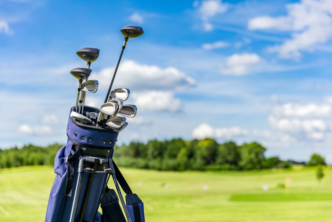flying with golf clubs no travel bag