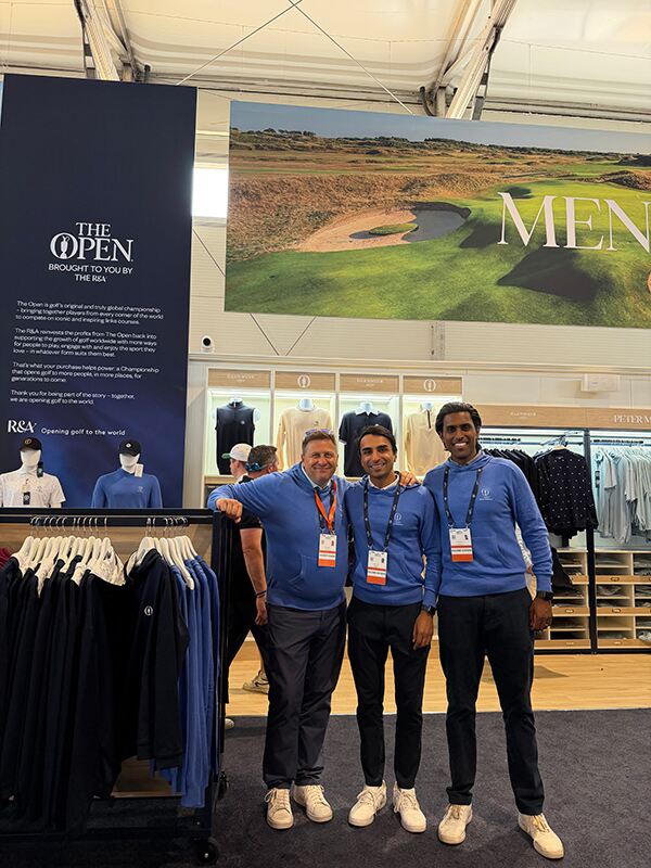 Why golfers wear golf clothing to golf tournaments